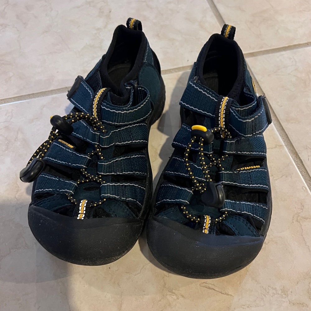 Vintage Keen Newport H2